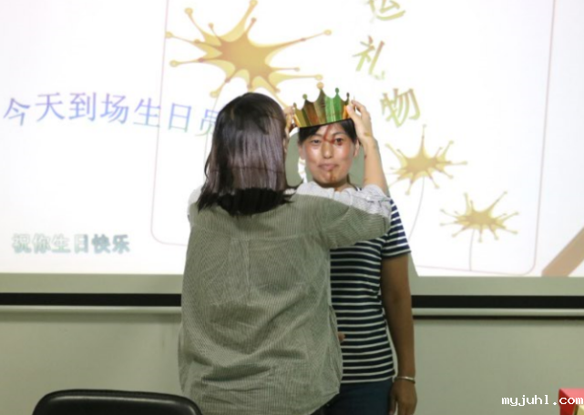 云上触摸屏厂家7月为员工们举办生日会